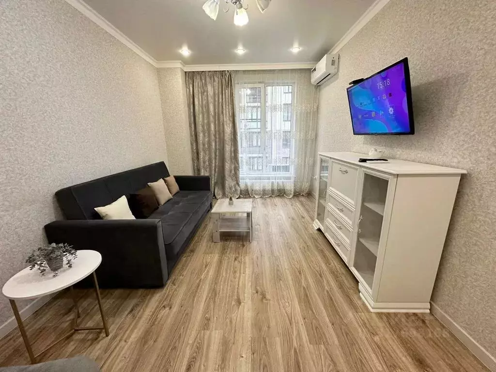 2-к кв. Кабардино-Балкария, Нальчик ул. Тлостанова, 32Д (75.0 м) - Фото 1