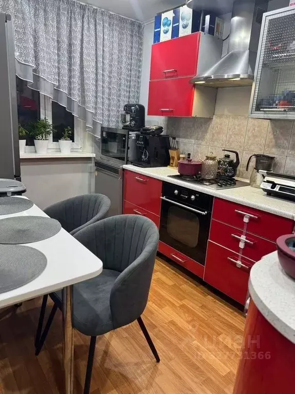 3-к кв. Татарстан, Набережные Челны 48-й комплекс, 15 (65.0 м) - Фото 1