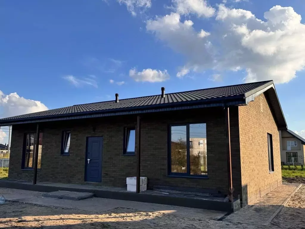 Дом в Калининградская область, Гурьевский муниципальный округ, пос. ... - Фото 1