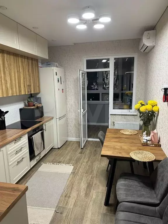 2-к. квартира, 60 м, 4/25 эт. - Фото 0