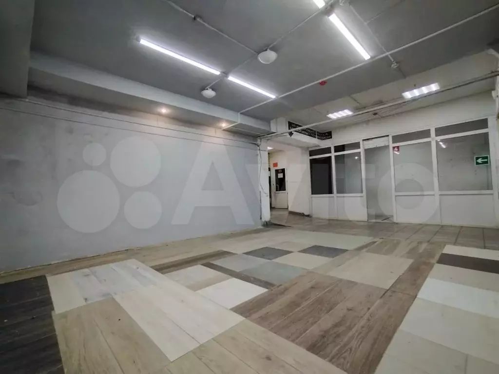 Выставочная площадь, 22.8 м, рядом с выходом - Фото 1