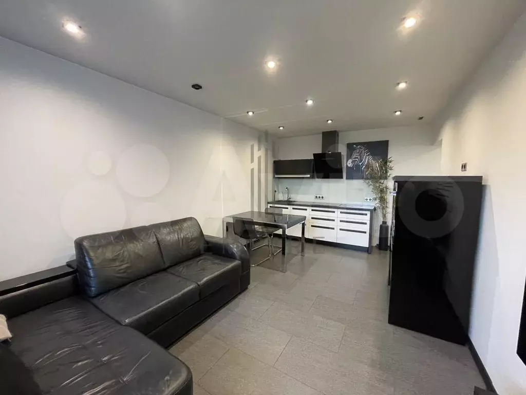 2-к. квартира, 60 м, 4/17 эт. - Фото 1