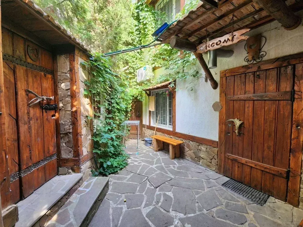 Дом в Крым, Евпатория ул. Урицкого, 16 (100 м) - Фото 1