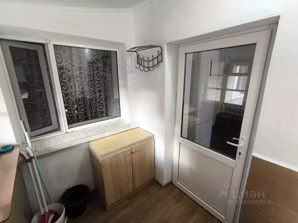 Дом в Крым, Симферопольский район, с. Мирное ул. Лесная (50 м) - Фото 2