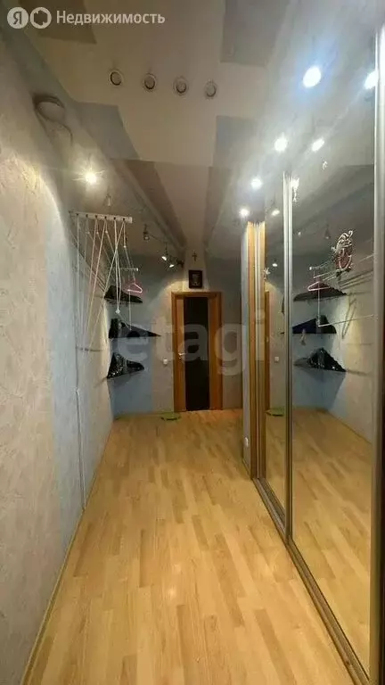 1-комнатная квартира: Омск, Малая Ивановская улица, 1 (54 м) - Фото 2