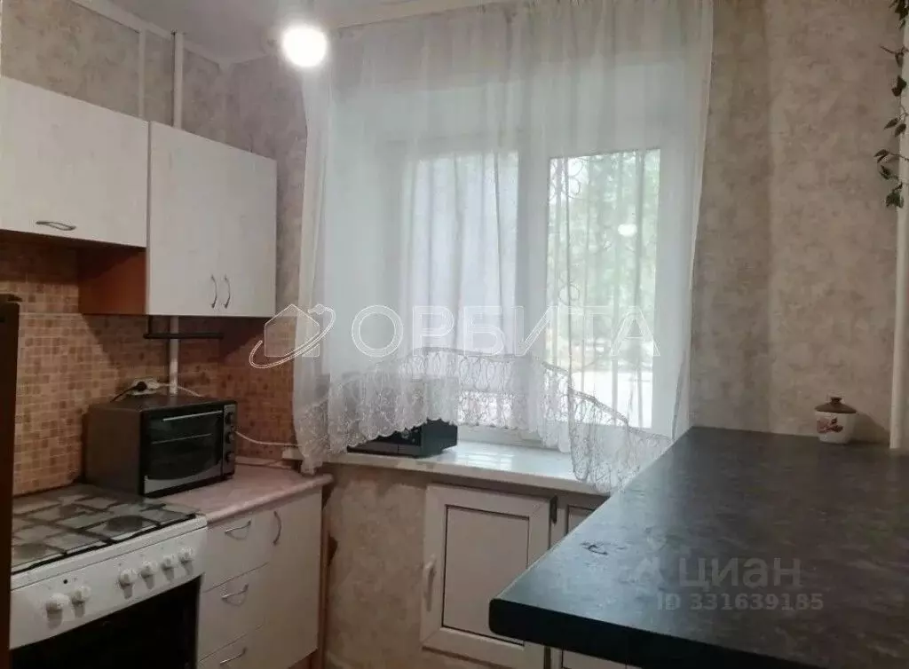2-к кв. Тюменская область, Тюмень ул. 50 лет Октября, 37а (44.0 м) - Фото 2