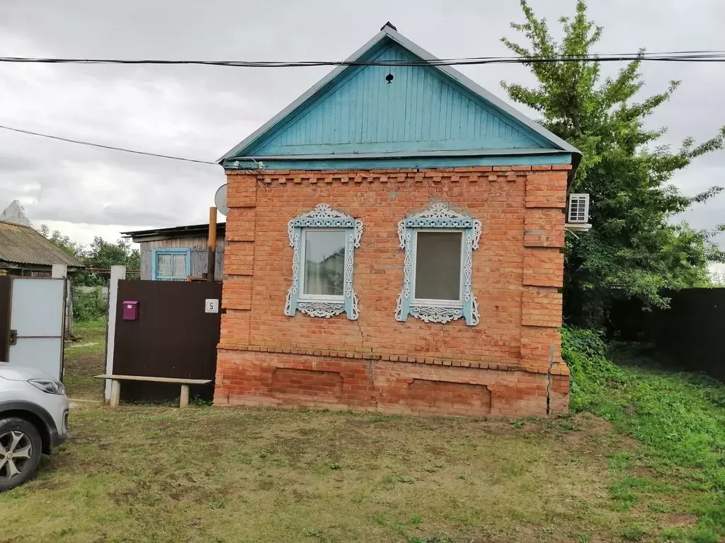 Дом в Саратовская область, Энгельсский район, Красноярское ... - Фото 1