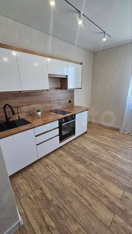 2-к. квартира, 57 м, 13/17 эт. - Фото 1
