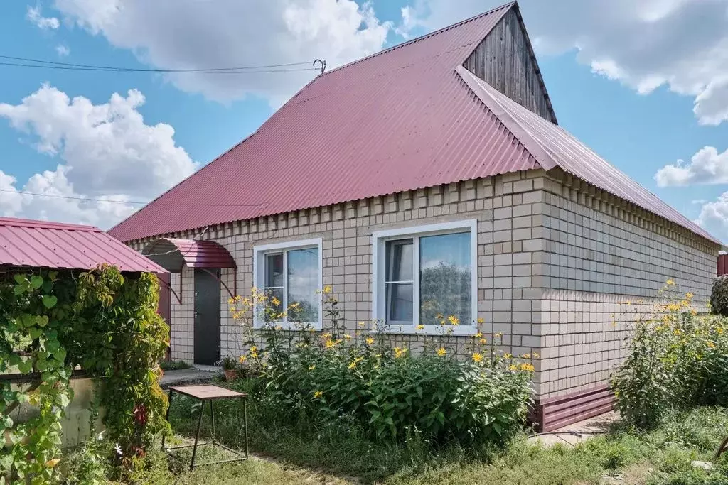 Дом в Алтайский край, Яровое ул. Комарова, 71 (100 м) - Фото 1