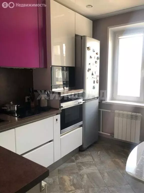 3-комнатная квартира: Красноярск, микрорайон Взлётка, улица Батурина, ... - Фото 1