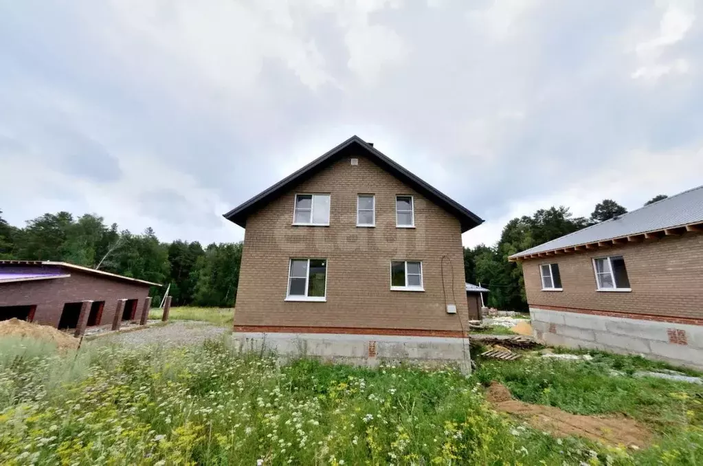 Дом в Челябинская область, Миасс Ленинградская ул., 11 (226 м) - Фото 1