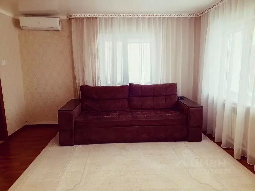 Дом в Оренбургская область, Соль-Илецк ул. Пугачевская, 89 (100 м) - Фото 1