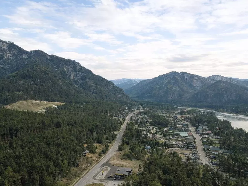 Участок в Алтай, Чемальский район, пос. Усть-Сема  (10.0 сот.) - Фото 1