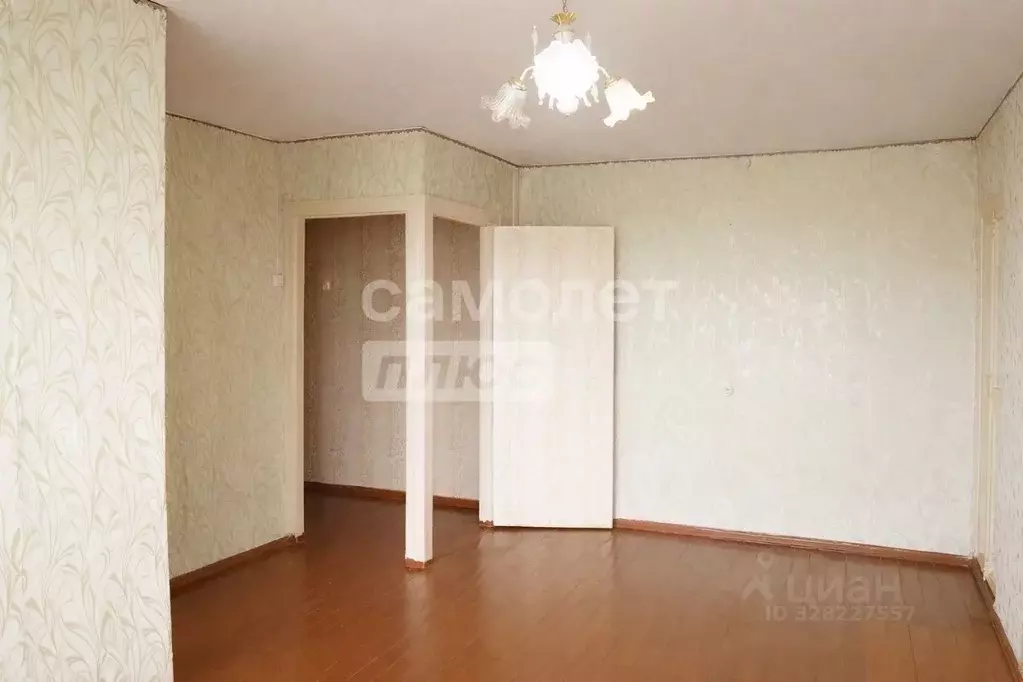 2-к кв. Челябинская область, Верхний Уфалей ул. Ленина, 192 (44.4 м) - Фото 1