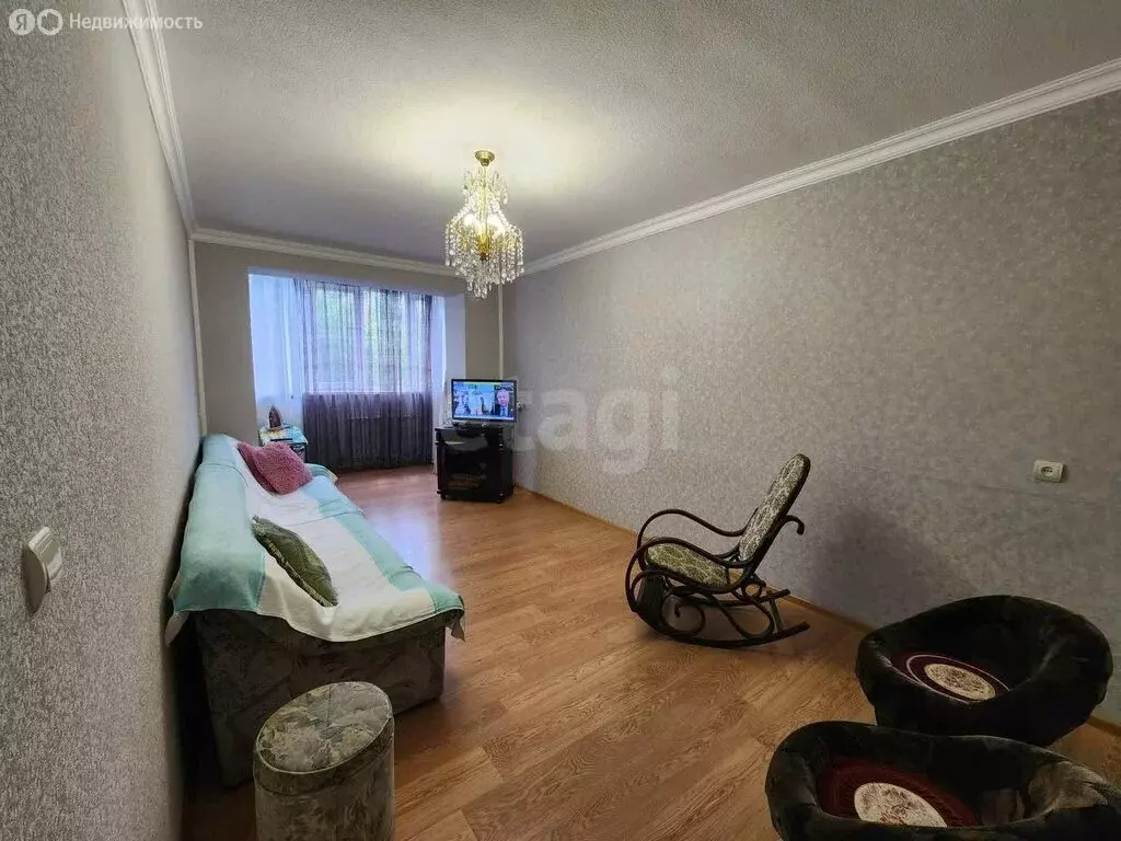 3-комнатная квартира: Владикавказ, улица Генерала Дзусова, 34 (71 м) - Фото 1