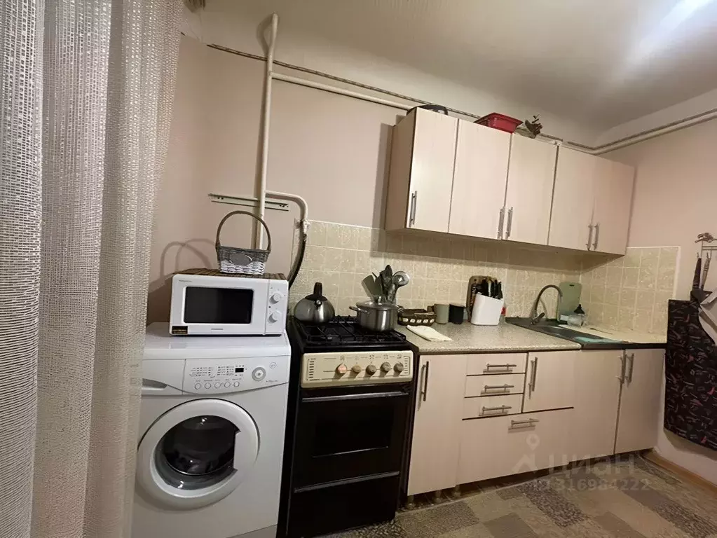3-к кв. Краснодарский край, Мостовской пгт ул. Горького, 98 (71.0 м) - Фото 0