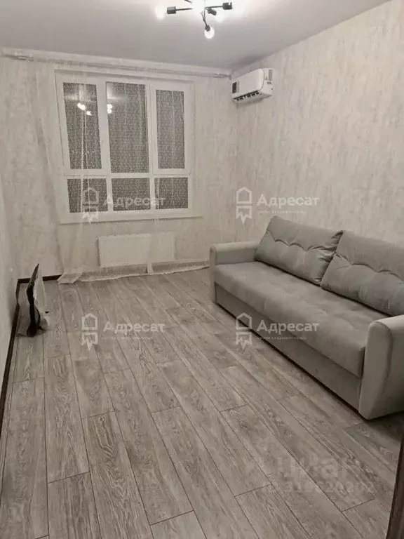 1-к кв. Волгоградская область, Волгоград ул. Грибанова, 1 (33.0 м) - Фото 0