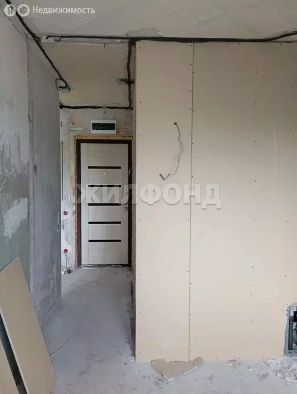 3-комнатная квартира: Новосибирск, Гусинобродское шоссе, 21 (63.2 м) - Фото 0