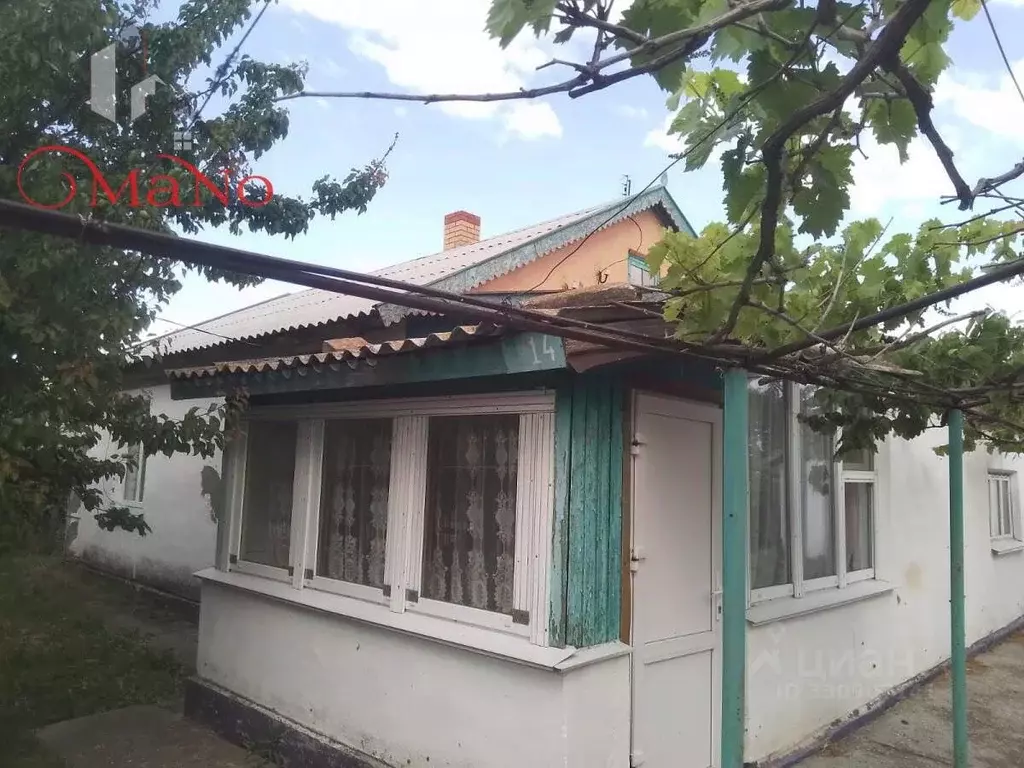 Дом в Крым, Советский район, с. Красногвардейское ул. Юбилейная, 14 ... - Фото 1