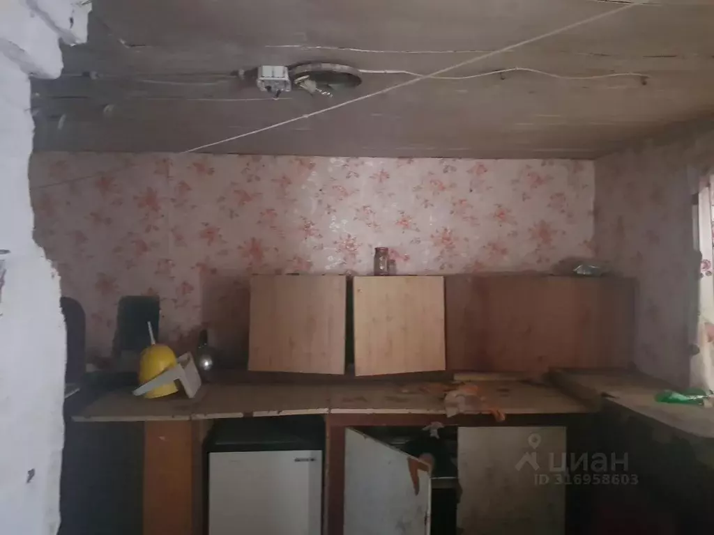 Помещение свободного назначения в Пермский край, Оса ул. Урицкого, 81 ... - Фото 0