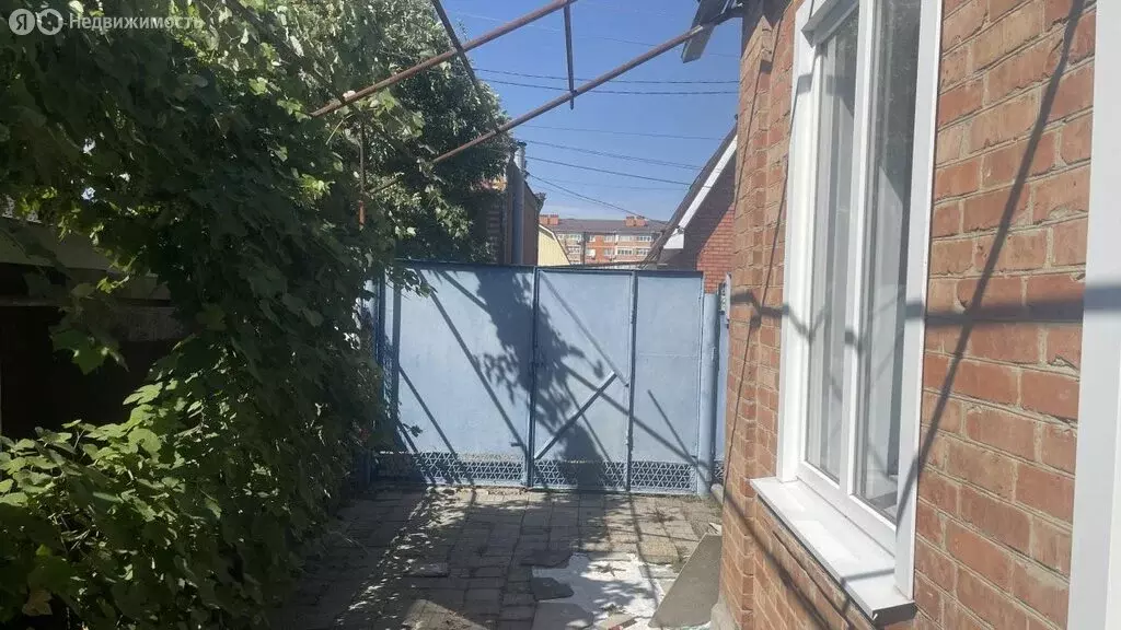 Дом в посёлок городского типа Яблоновский, Фестивальная улица, 19 (32 ... - Фото 1