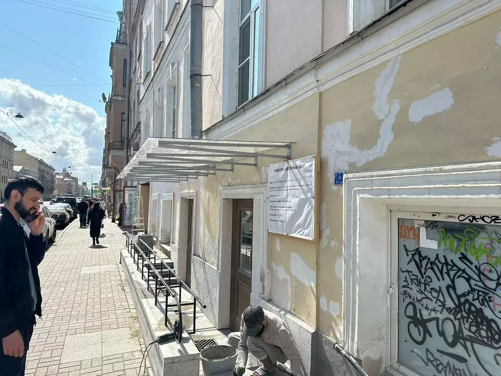 Торговая площадь в Санкт-Петербург просп. Средний Васильевского ... - Фото 0
