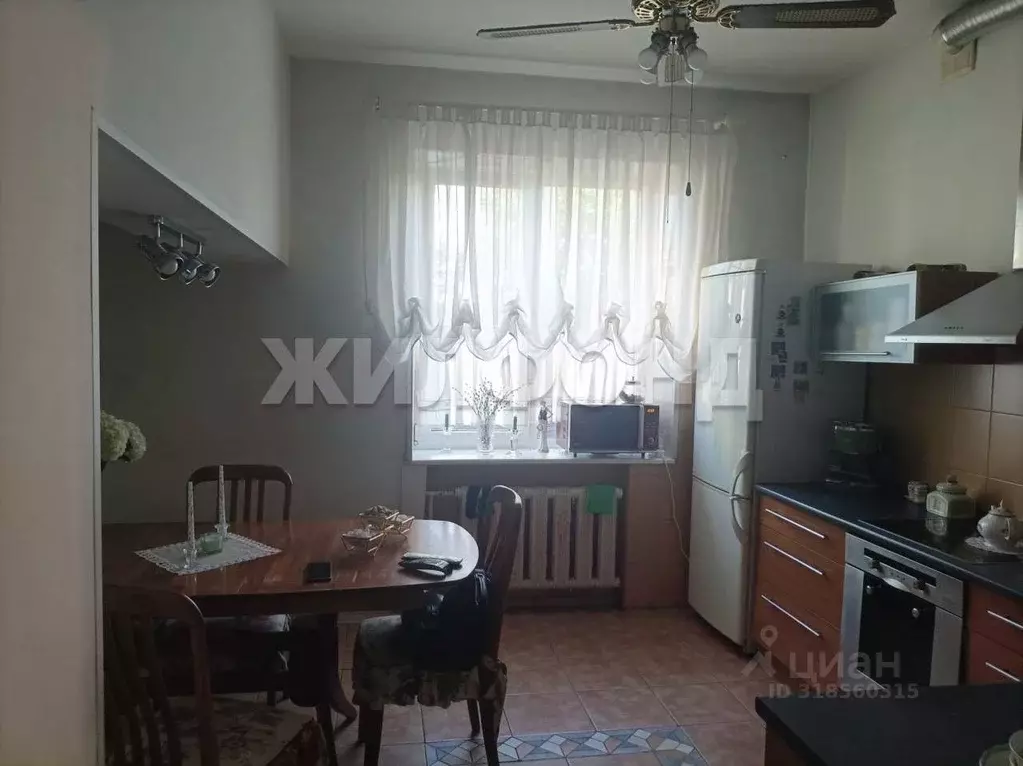 3-к кв. Новосибирская область, Новосибирск ул. Королева, 7А (79.5 м) - Фото 0