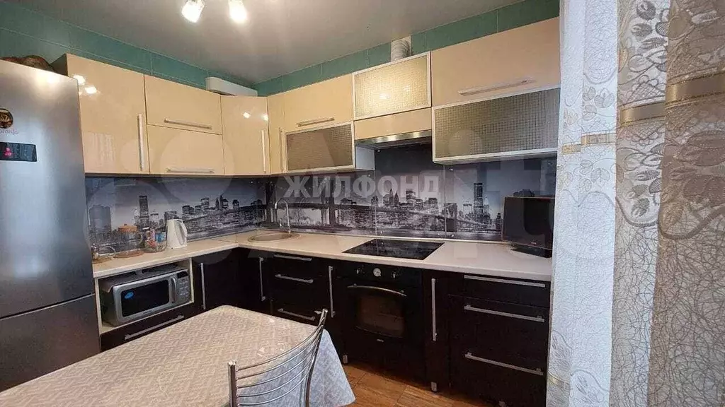 3-к. квартира, 60 м, 6/9 эт. - Фото 1