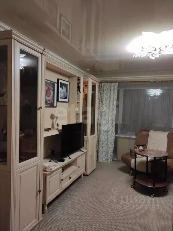 2-к кв. Омская область, Омск просп. Космический, 32 (47.0 м) - Фото 1