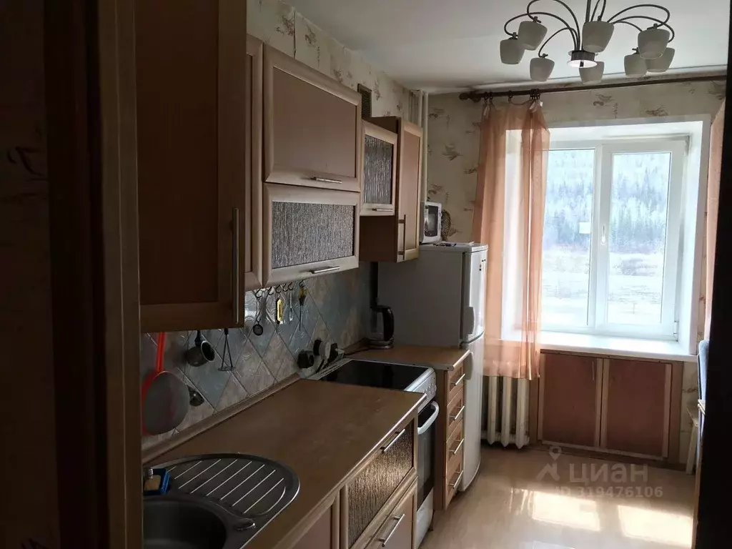 3-к кв. Иркутская область, Усть-Кут ул. Кирова, 28к2 (60.0 м) - Фото 1