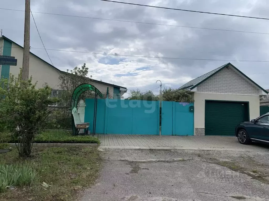 Дом в Белгородская область, Вейделевка рп ул. Советская, 66А (100 м) - Фото 0