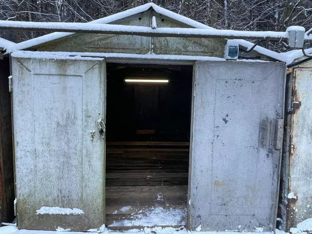 Гараж в Санкт-Петербург Лесопарковая ул., 7 (12 м) - Фото 1