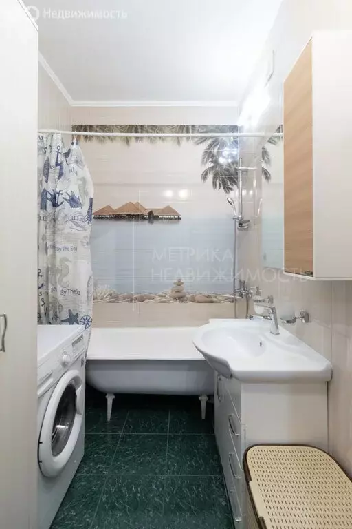 2-комнатная квартира: Тюмень, улица Станислава Карнацевича, 3 (53.4 м) - Фото 1