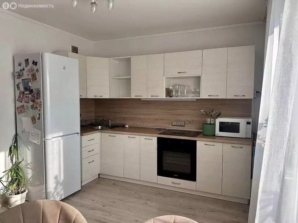 2-комнатная квартира: Тюмень, Депутатская улица, 112 (56.8 м) - Фото 1