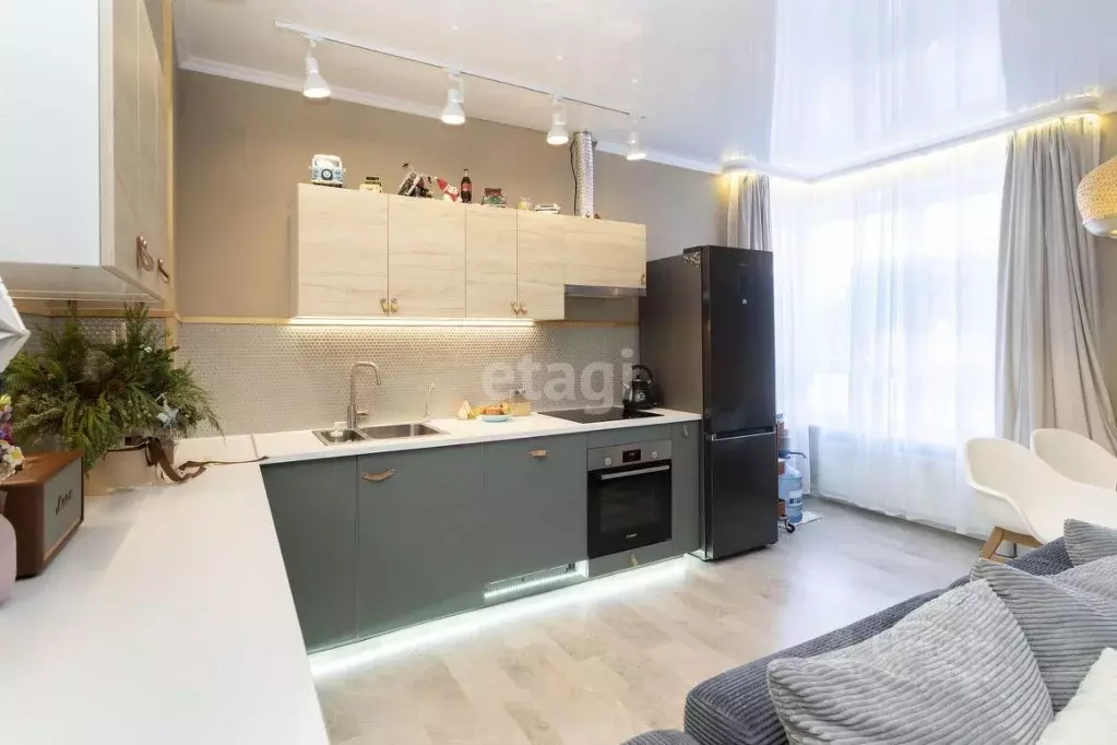 3-к кв. Тюменская область, Тюмень ул. Федюнинского, 30к6 (93.0 м) - Фото 1