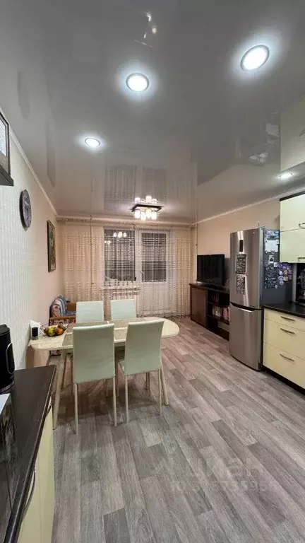 2-к кв. Татарстан, Набережные Челны 65-й комплекс, 17 (60.7 м) - Фото 0