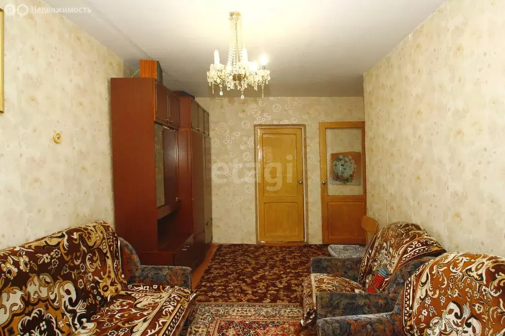 3-комнатная квартира: Ялуторовск, улица 40 лет Октября, 1 (57 м) - Фото 1