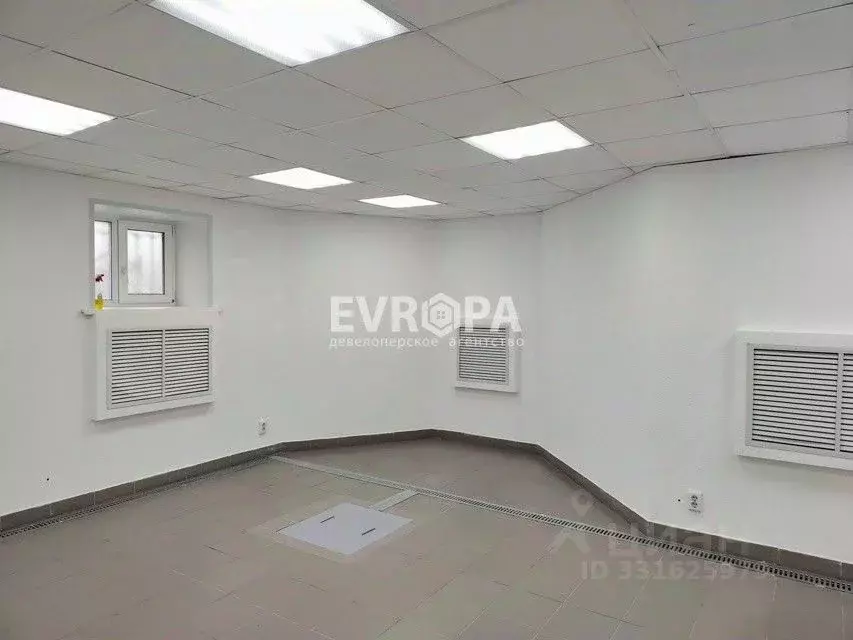 Офис в Ульяновская область, Ульяновск Симбирская ул., 8 (25 м) - Фото 1