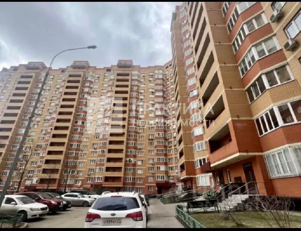 Продается 3-комнатная квартира - Фото 1