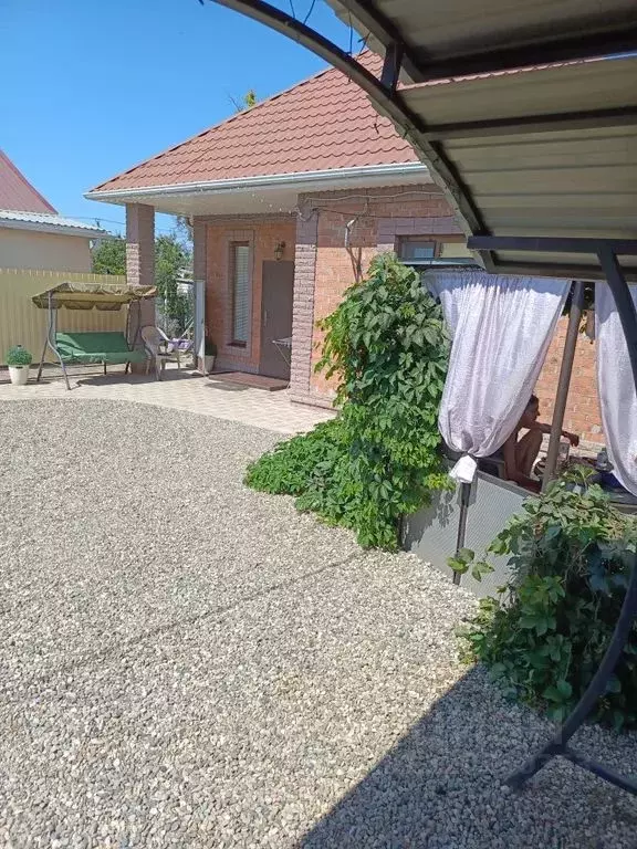 Дом в Краснодарский край, Ейский район, Должанская ст-ца пер. Советов, ... - Фото 1