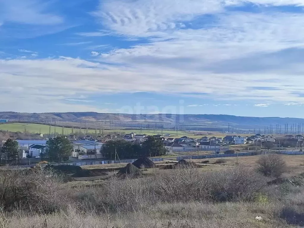 Участок в Крым, Симферопольский район, Трудовское с/пос, Сосны кп  ... - Фото 1