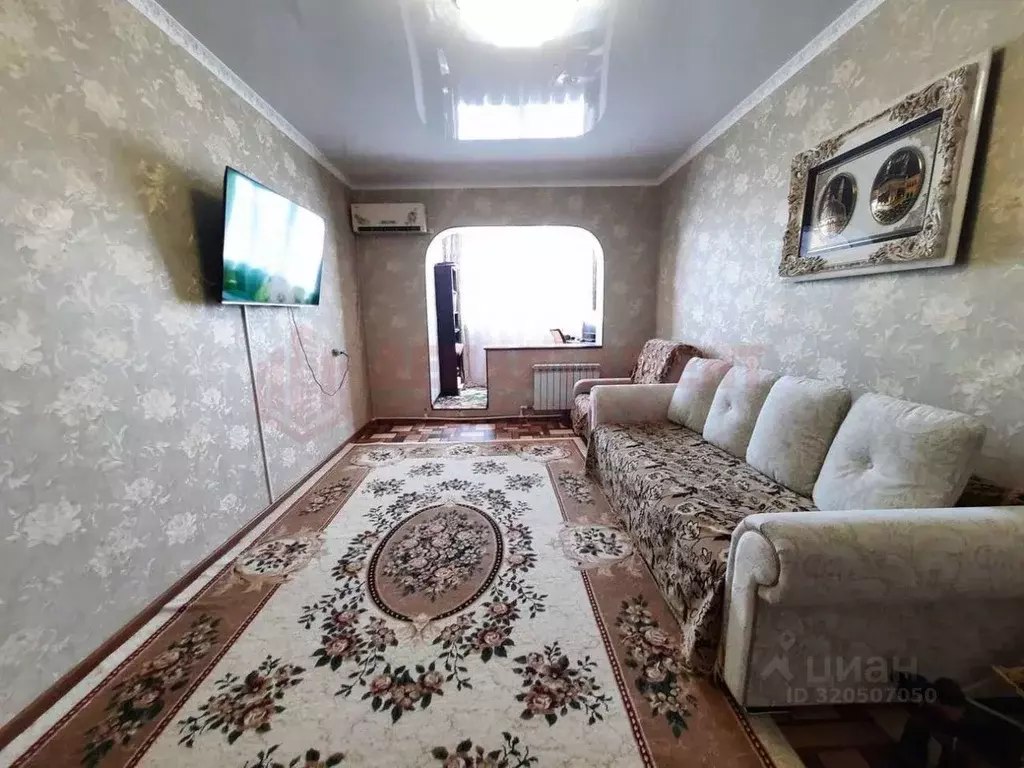 3-к кв. Астраханская область, Астрахань ул. Бабаевского, 35к3 (73.4 м) - Фото 0
