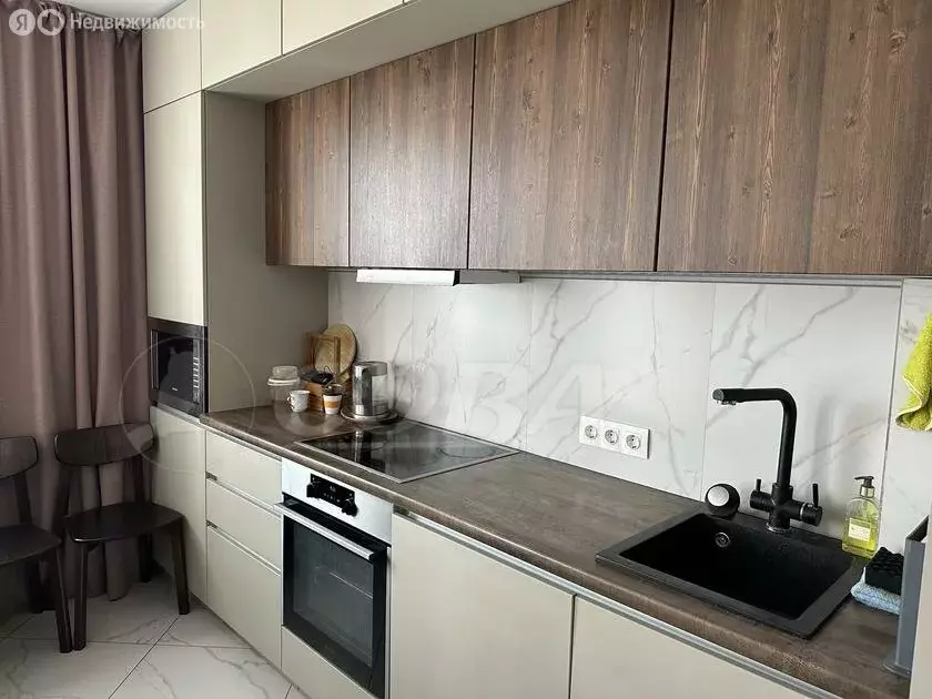 2-комнатная квартира: Тюмень, проезд Воронинские Горки, 99Б (64 м) - Фото 1