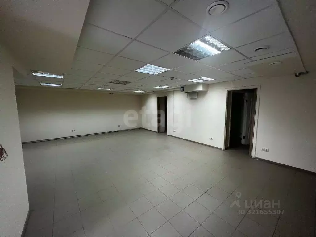 Помещение свободного назначения в Саратовская область, Саратов ул. ... - Фото 1