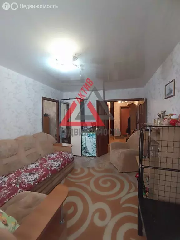 3-комнатная квартира: Каменск-Уральский, микрорайон Старый Каменск, ... - Фото 1