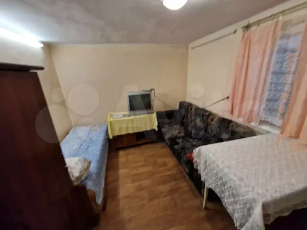 Комната 18 м в 2-к., 2/2 эт. - Фото 0