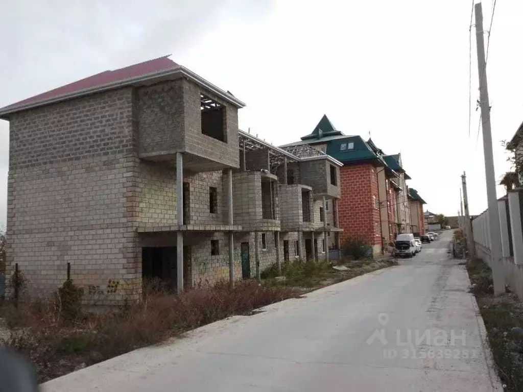 Дом в Краснодарский край, Новороссийск 5-я Бригада мкр,  (420 м) - Фото 1