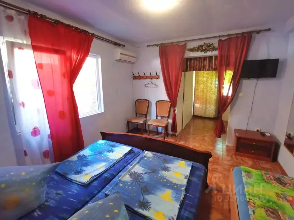 Комната Крым, Черноморский район, Оленевское с/пос, с. Оленевка ул. ... - Фото 2