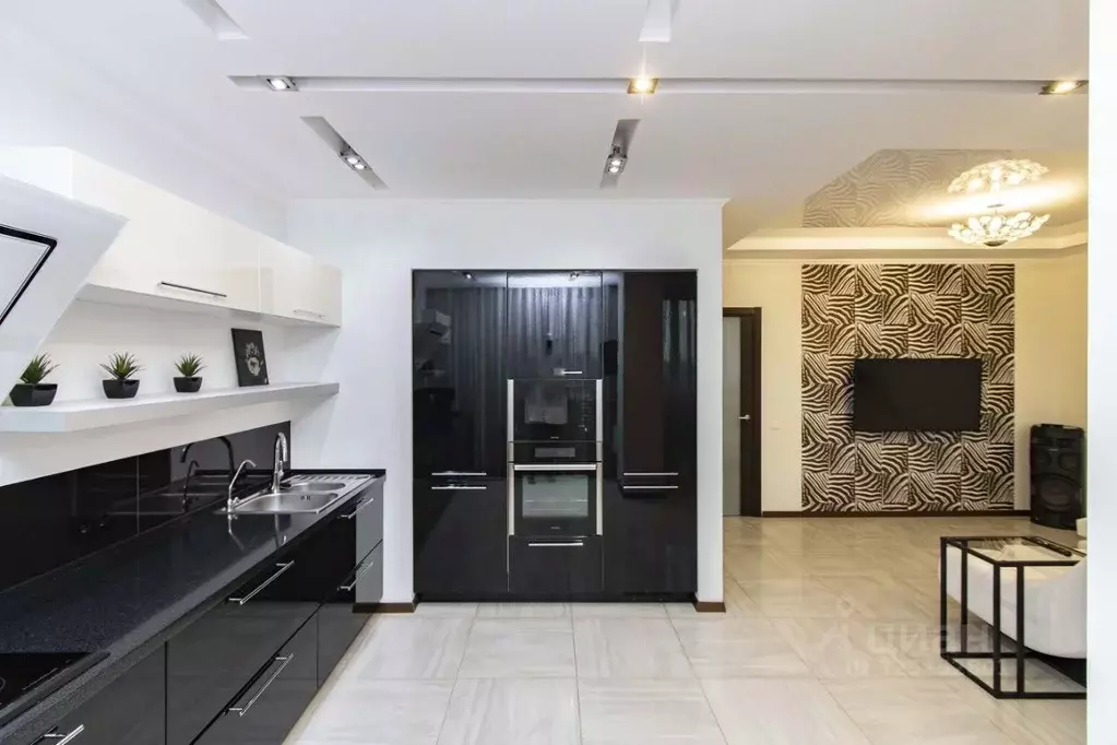 2-к кв. Тюменская область, Тюмень Пароходская ул., 4 (92.2 м) - Фото 2