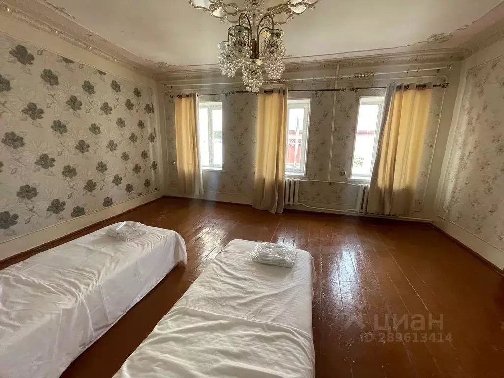 Дом в Дагестан, Дербент ул. Гейдара Алиева, 45 (100 м) - Фото 1